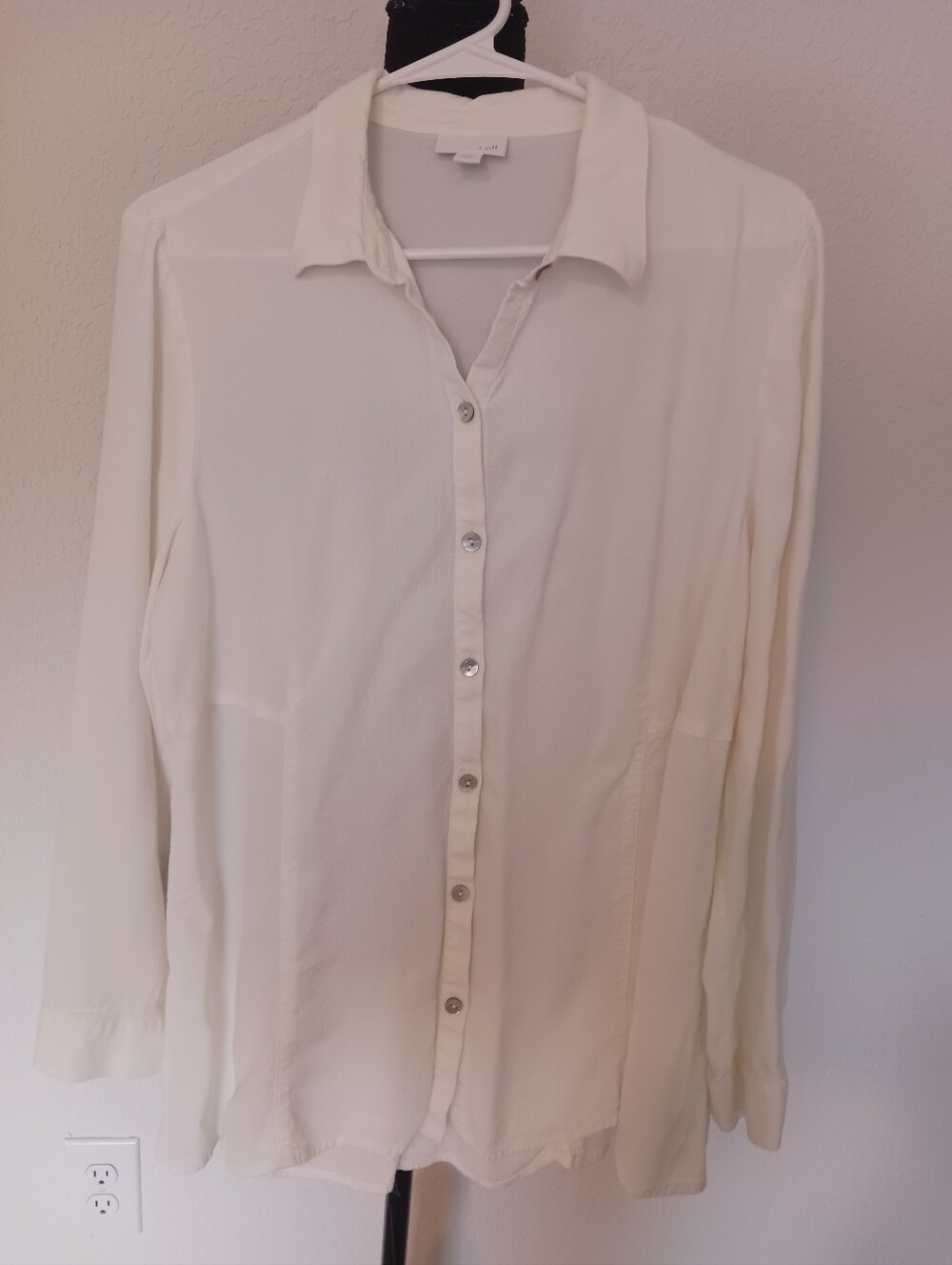 J. Jill Ivory Button Down Shirt Sz LP EUC